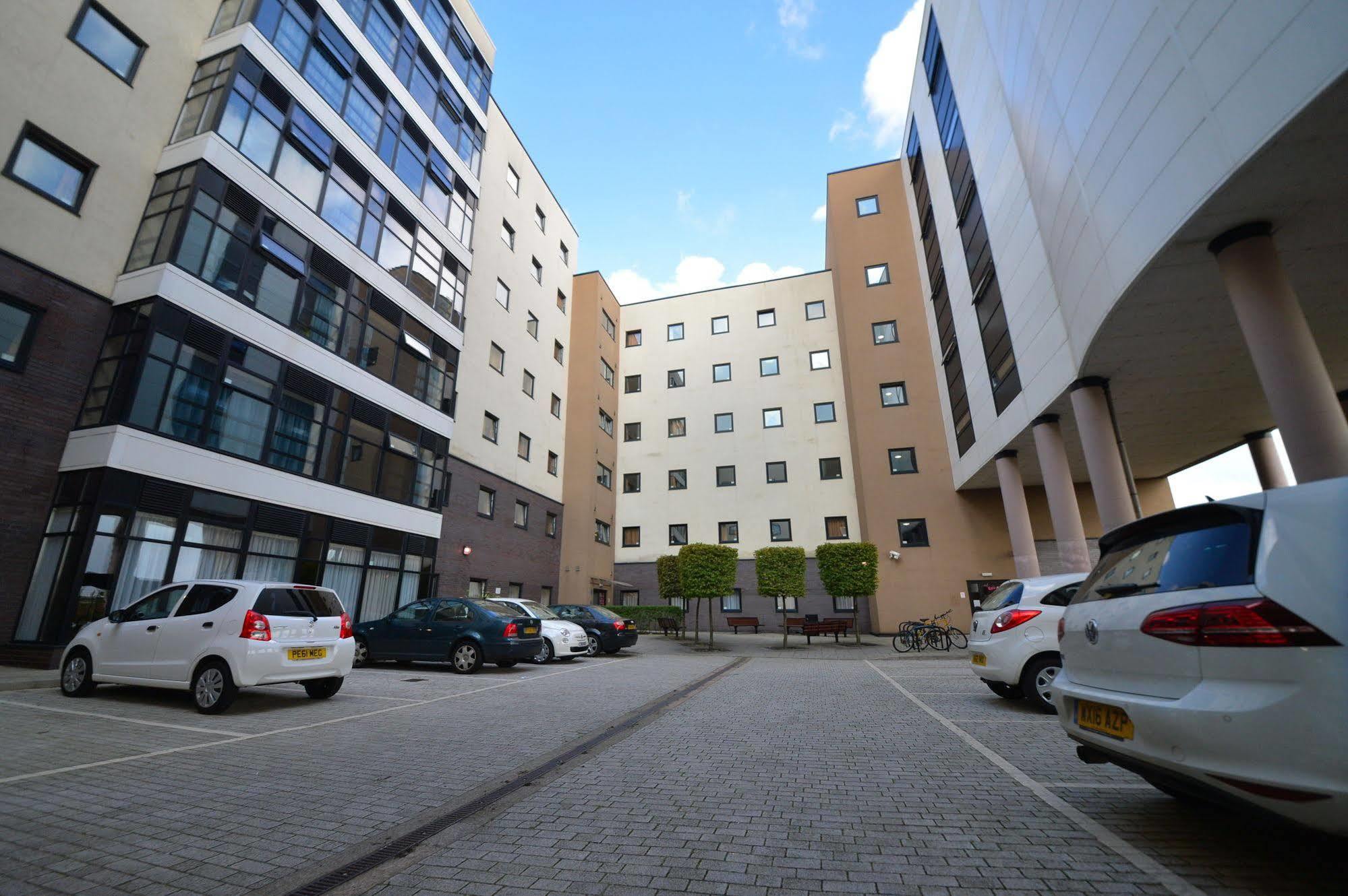Newport Student Village Eksteriør bilde